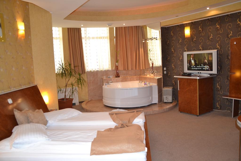Hotel Helin - Calea Bucuresti Крайова Екстериор снимка