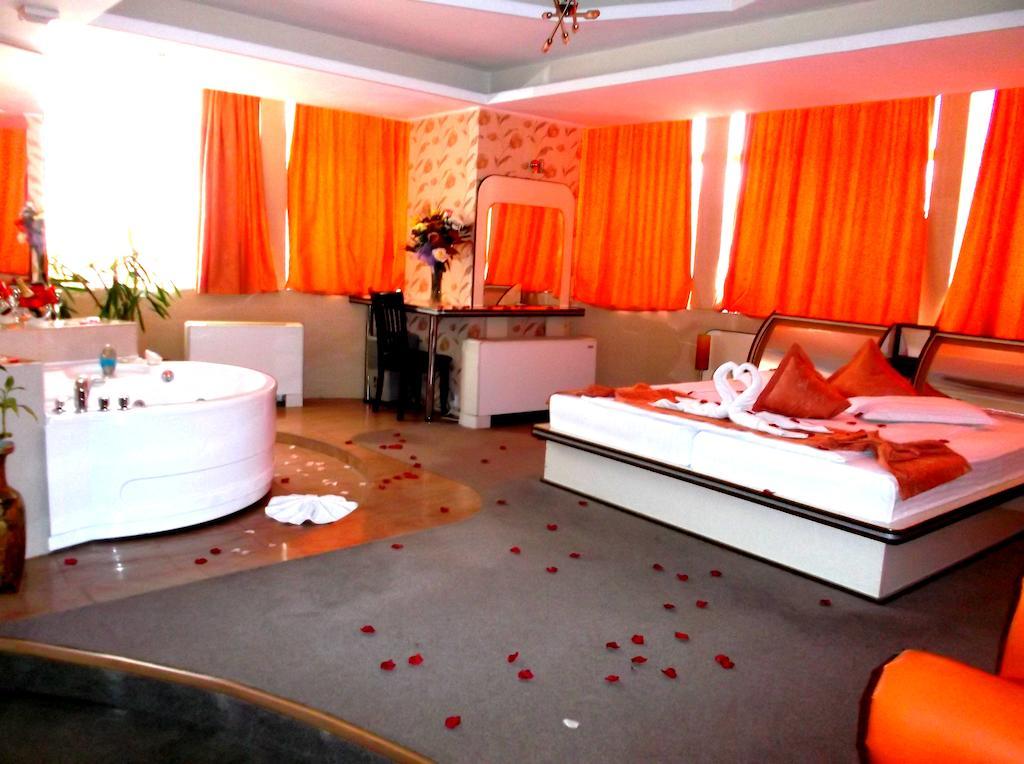 Hotel Helin - Calea Bucuresti Крайова Екстериор снимка