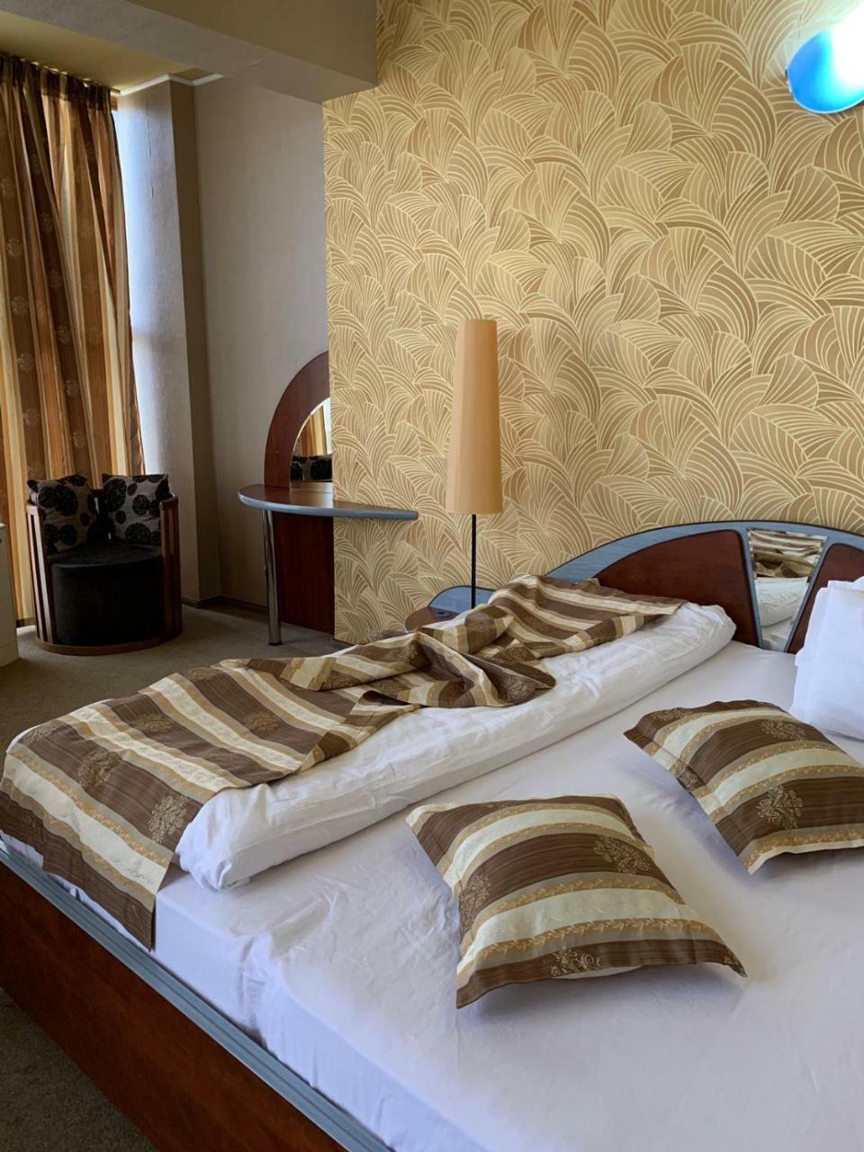 Hotel Helin - Calea Bucuresti Крайова Екстериор снимка
