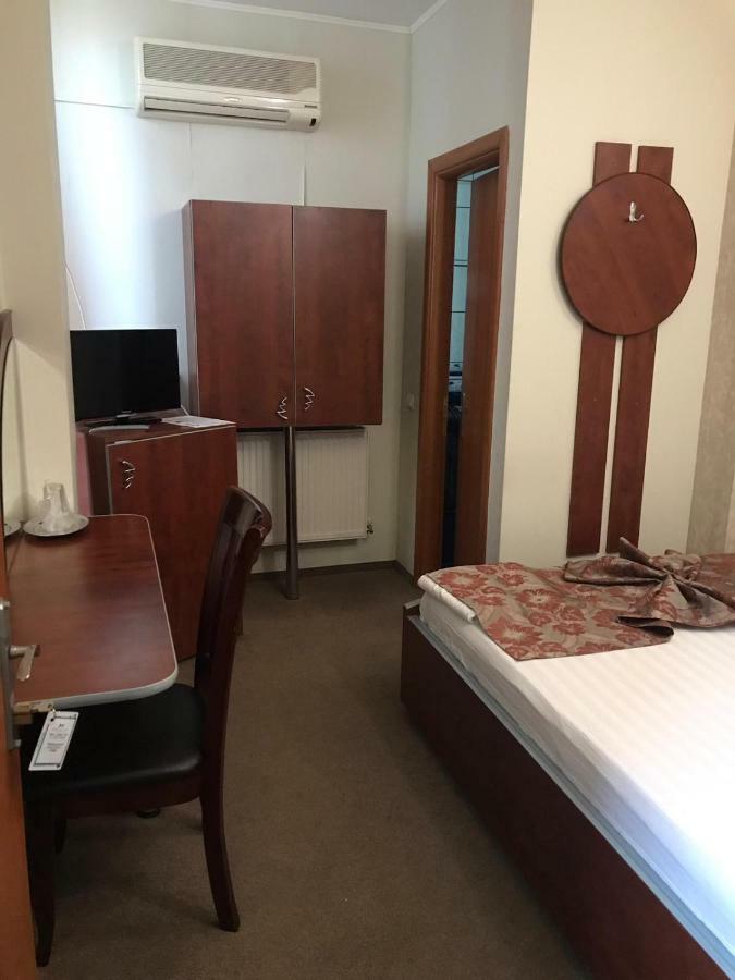 Hotel Helin - Calea Bucuresti Крайова Екстериор снимка