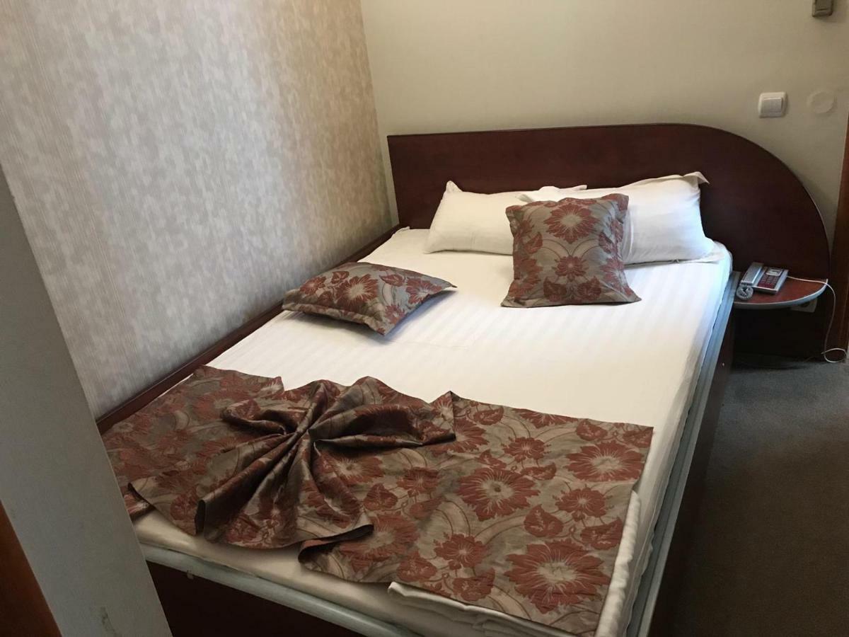 Hotel Helin - Calea Bucuresti Крайова Екстериор снимка