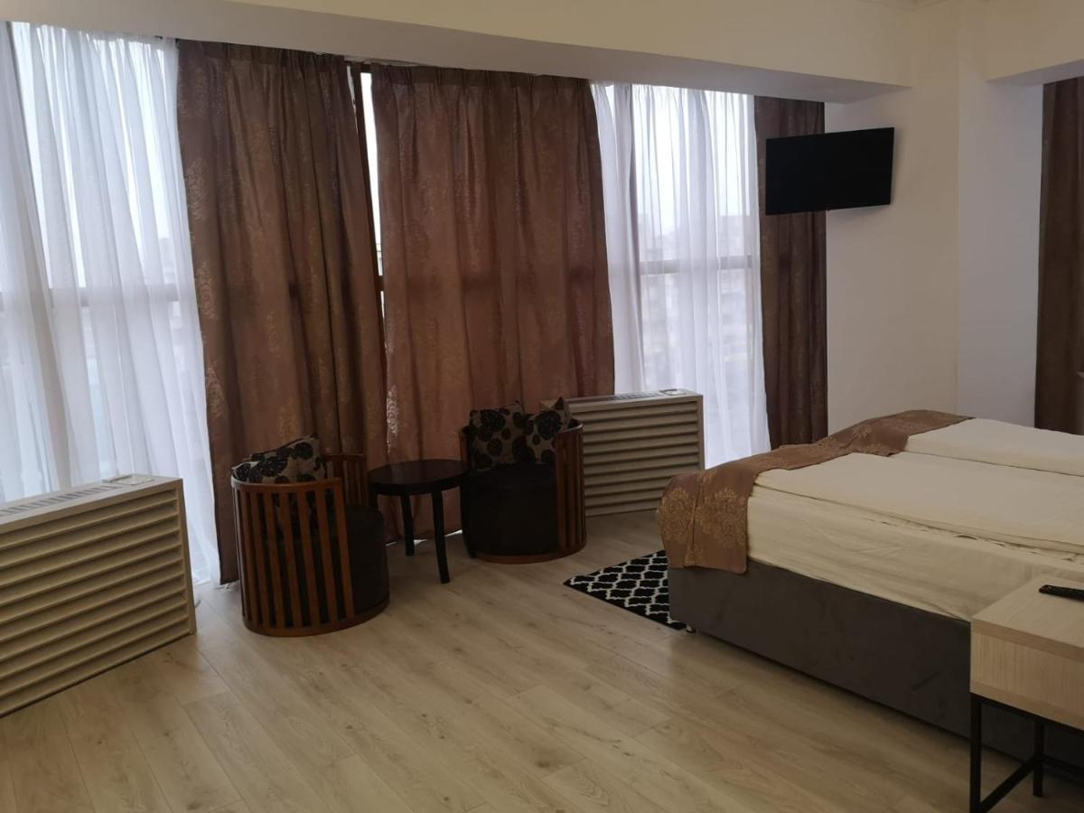 Hotel Helin - Calea Bucuresti Крайова Екстериор снимка