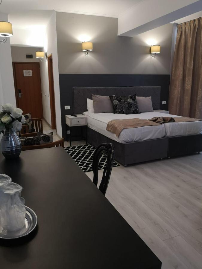 Hotel Helin - Calea Bucuresti Крайова Екстериор снимка