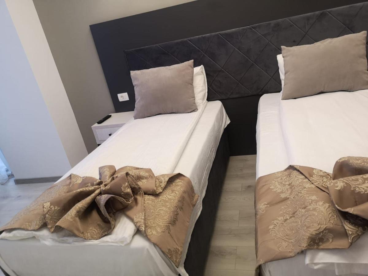 Hotel Helin - Calea Bucuresti Крайова Екстериор снимка
