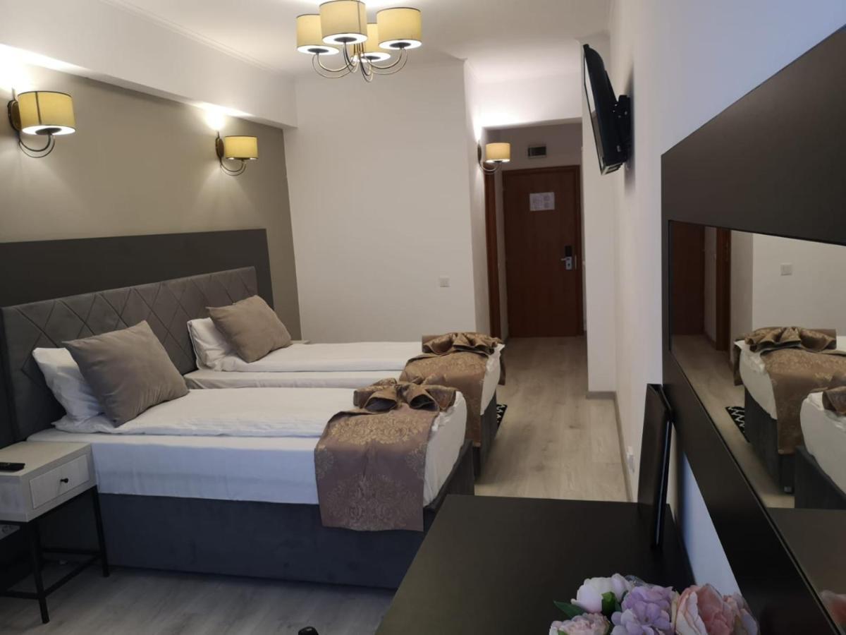 Hotel Helin - Calea Bucuresti Крайова Екстериор снимка