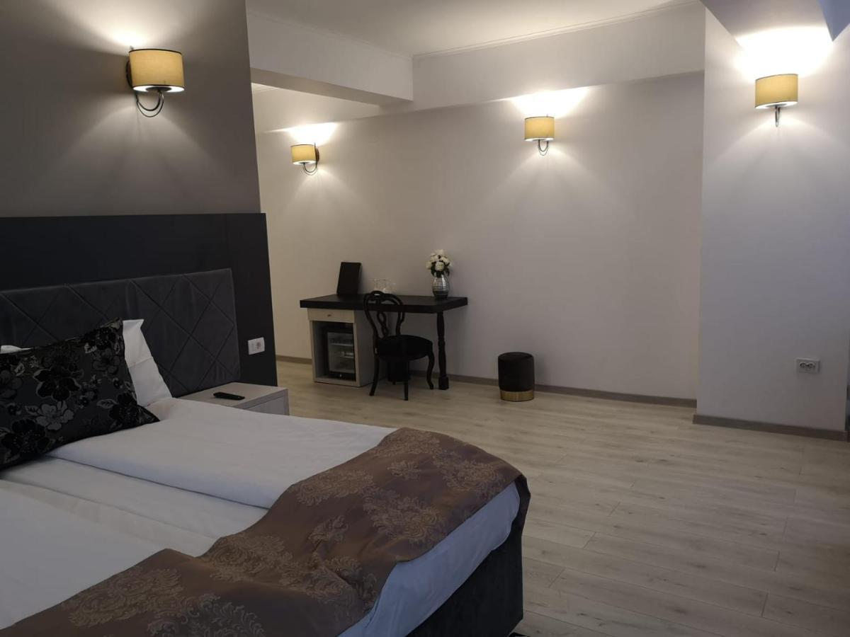 Hotel Helin - Calea Bucuresti Крайова Екстериор снимка